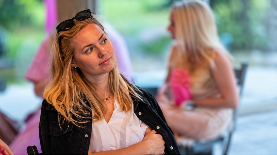 Gundie at an event